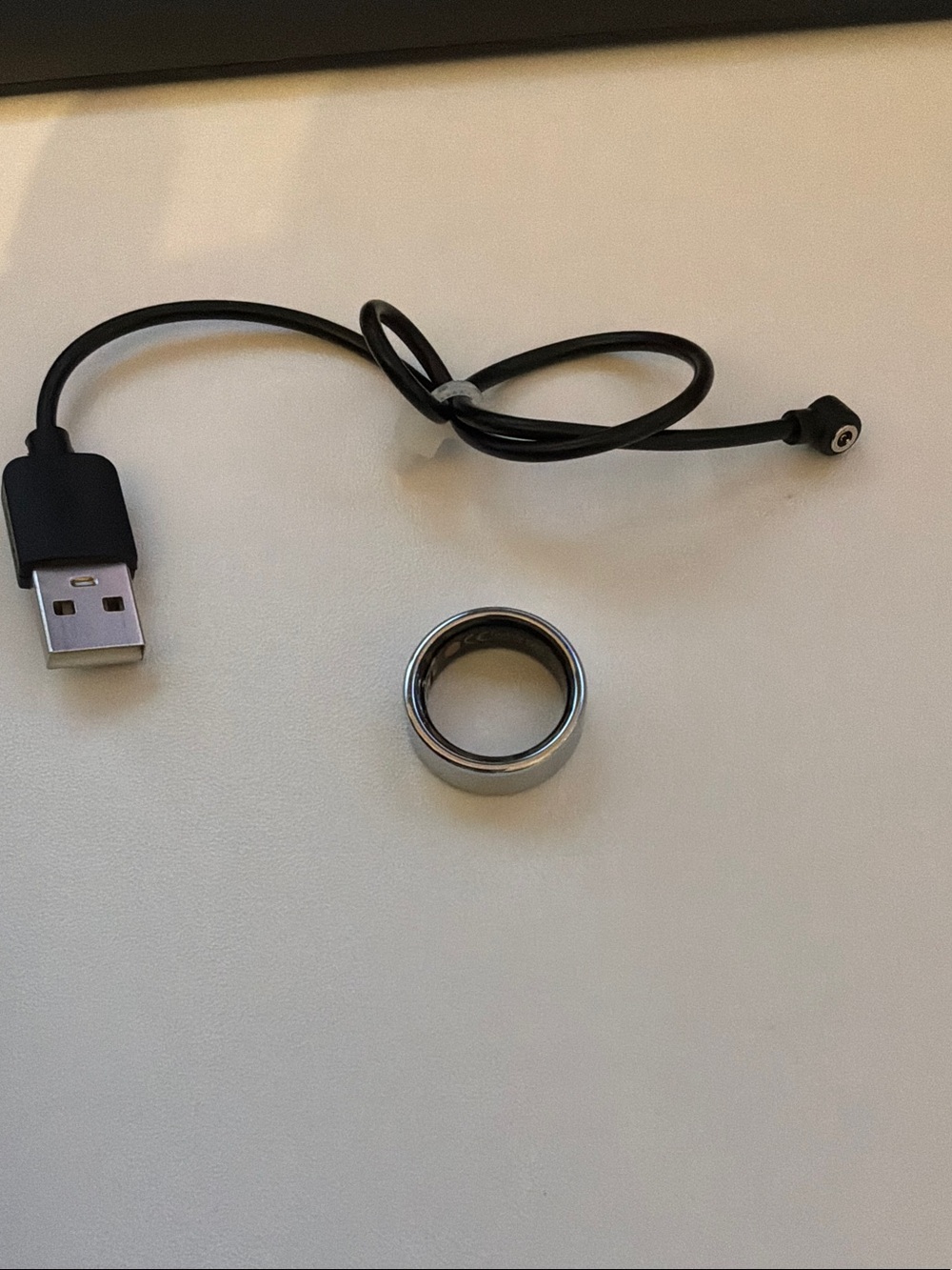 Brookstone Metallic Black and Silver Smart Wearable Ring Charger Size 7